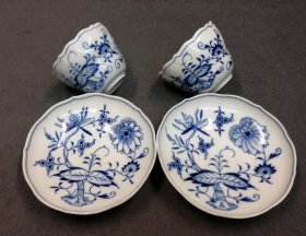 meissen-zwiebelmuster-zwei-kaffeegedecke.2