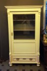 vitrine-gruenderzeit-um-1880-weis-gefasst-shabby-chic