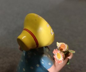 wendt-und-kuehn-maedchen-mit-blumenstrauss.7