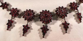 granatcollier-boehmen-um-1880.3