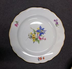 meissen-3tlg-kaffeegedeck-reiches-blumenbukett-mit-gold.3