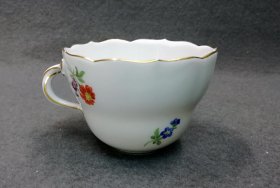 meissen-3tlg-kaffeegedeck-reiches-blumenbukett-mit-gold.7