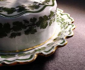 meissen-butter-od-kaeseglocke-weinlaub-und-gold-um-1880-1-wahl.8
