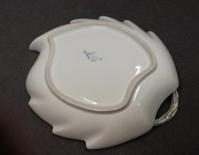 meissen-grosse-blattschale-weinlaub-mit-gold-um-1880-1-w-1v2.5