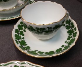meissen-kaffeeservice-weinlaub-und-gold-um-1880-1-wahl.4