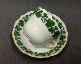meissen-mokkatassen-weinlaub-und-gold-um-1880-1-wahl.3