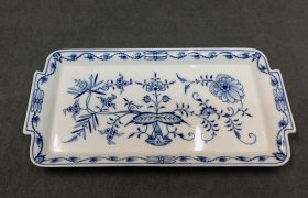 meissen-platte-gebaeckplatte-tablett-zwiebelmuster.2