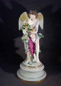 meissen-rudolf-hoelbe-amor-und-die-nachtigallen.2