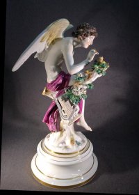 meissen-rudolf-hoelbe-amor-und-die-nachtigallen.5