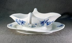 meissen-sauciere-insekten-und-blumen-um-1860