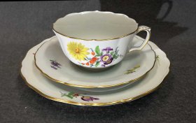 meissen-teegedeck-blumenbukett-mit-gold-3-teilig