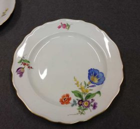 meissen-teegedeck-reiches-blumenbukett-gold-3-teilig.4