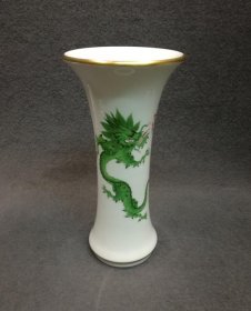 meissen-vase-gruener-drache-mit-gold-1-wahl
