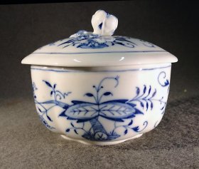 meissen-zuckerdose-zwiebelmuster.4