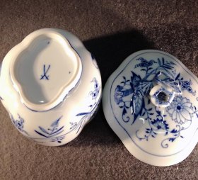 meissen-zuckerdose-zwiebelmuster.7