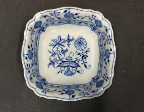 meissen-zwiebelmuster-kl-schale-quadratisch.3