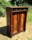 vertiko-m-saeulen-kl-schrank-gruenderzeit-ca-1880-nussbaum.1