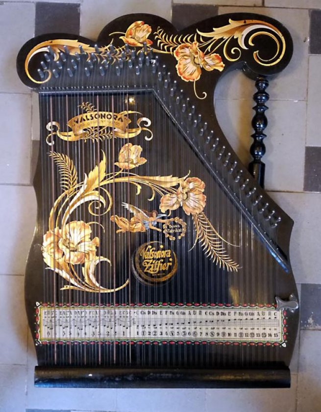 zither-valsonora-zither-orig-schluessel-karton-und-viele-notenblaette