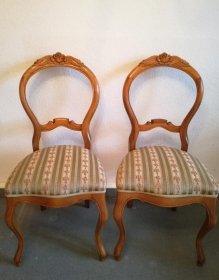 zwei-stuehle-um-1850