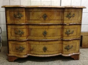 barockkommode-um-1750.1