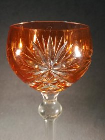 drei-roemer-kristall-weinroemer-orange-gruen-und-rot-fuss-facettiert-mit-baluster-auch-einzeln.4