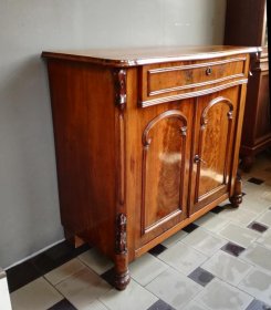 kleines-schraenkchen-kommode-spaetbiedermeier-um-1860-nuss.4