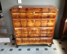 kommode-spaetbiedermeier-um-1860-4-schubkaesten