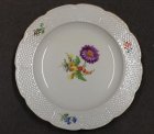 meissen-6x-teller-ozier-reliefrand-blumenmalerei-gold-d-18-7-cm.5