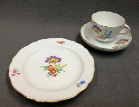 meissen-kaffeegedeck-3tlg-blumenmalerei-gold.2