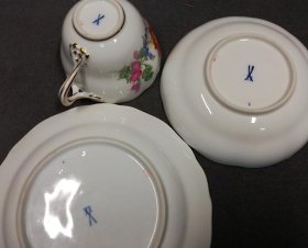 meissen-kaffeegedeck-3tlg-blumenmalerei-gold1.10