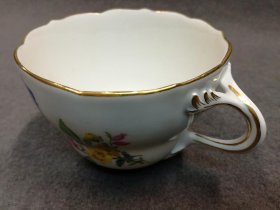 meissen-kaffeegedeck-3tlg-blumenmalerei-gold2.8