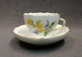 meissen-kaffeetasse-reiches-blumenbukett-mit-gold.1