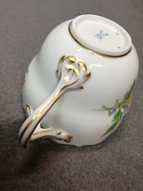 meissen-kaffeetasse-reiches-blumenbukett-mit-gold.6