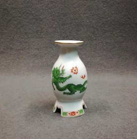 meissen-kerzenleuchter-gruener-drache