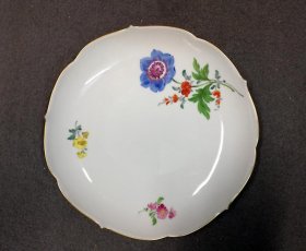 meissen-schale-mit-blumenmalerei-und-gold1.2