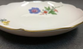 meissen-schale-mit-blumenmalerei-und-gold1.4