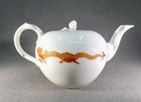 meissen-teekanne-roter-drache-goldgeschuppt-goldverzierungen.1