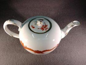 meissen-teekanne-roter-drache-goldgeschuppt-goldverzierungen.2