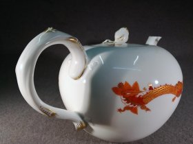 meissen-teekanne-roter-drache-goldgeschuppt-goldverzierungen.6