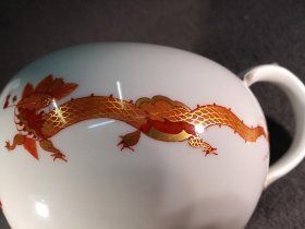 meissen-teekanne-roter-drache-goldgeschuppt-goldverzierungen.9