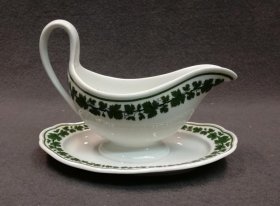 meissen-um-1860-knaufzeit-sauciere-weinlaub.2