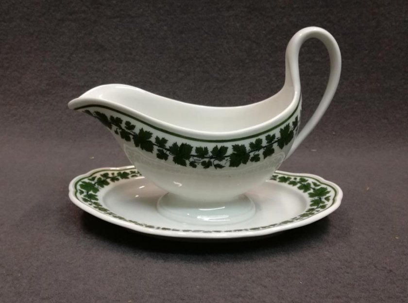 meissen-um-1860-knaufzeit-sauciere-weinlaub
