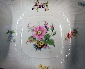 meissen-um-1860-schale-neubrandenstein-blumenbukett-und-gold-knaufeit-1-wahl.6