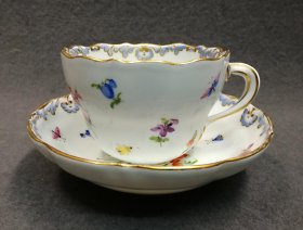 meissen-um-1880-insekten-und-blumenmalerei-mit-gold-kaffeegedeck-tasse-u-tasse-knaufschwerter-1-wahl.1