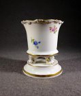 meissen-vase-fuesschenvase-streubluemchen-mit-gold1.3