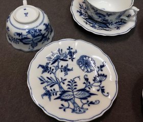 meissen-zwiebelmuster-4x-teetassen-knaufzeit.2