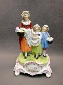 porzellanfigur-reklamefigur-yardley-s-old-english-lavender-dresden-porzellan-um-1920