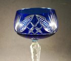 roemer-kristall-weinroemer-blau-mit-facettiertem-fuss-kanten-gekerbt-1-von-2.7
